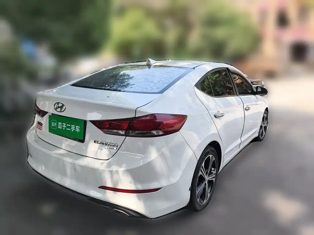 Hyundai Elantra — миниатюра 4