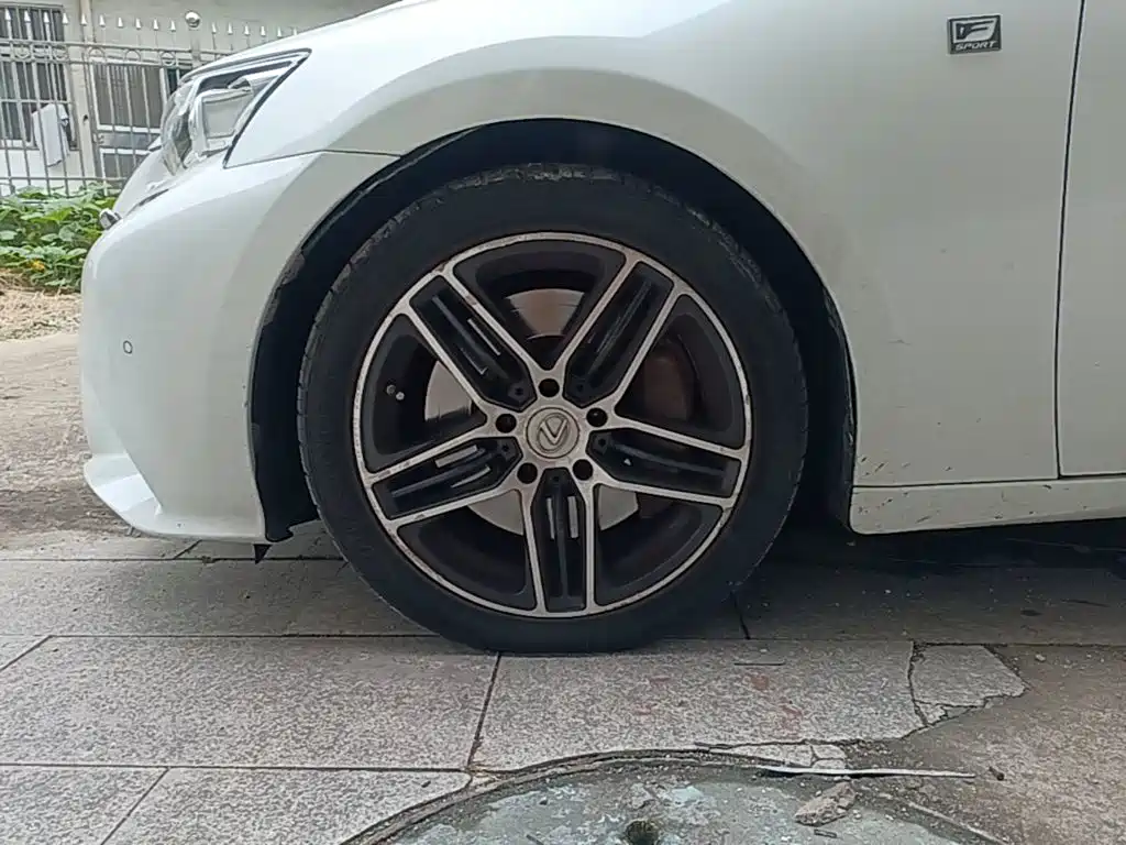 Lexus IS — миниатюра 23