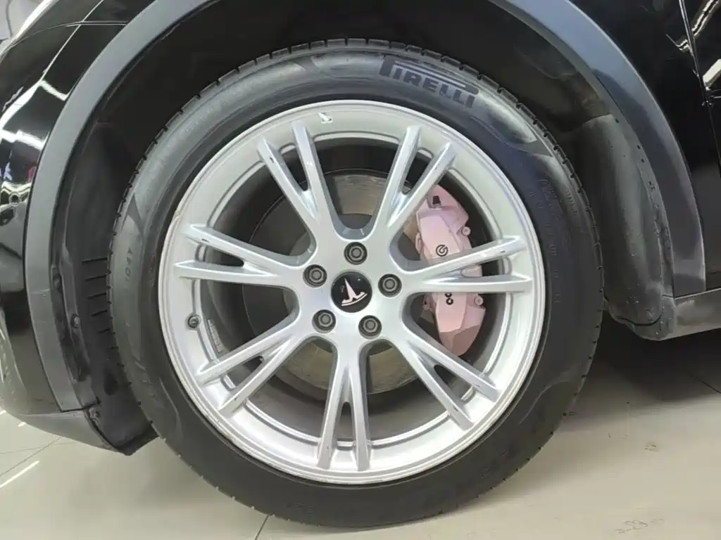 Tesla Model Y — миниатюра 23