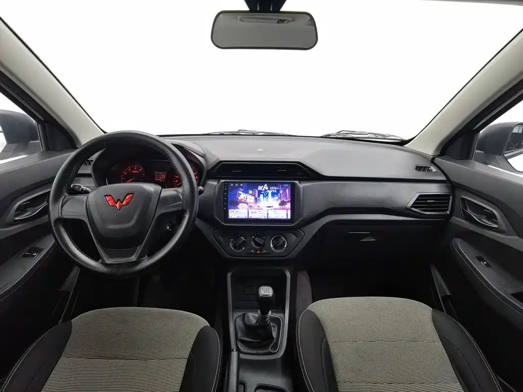 Wuling Hongguang — миниатюра 5