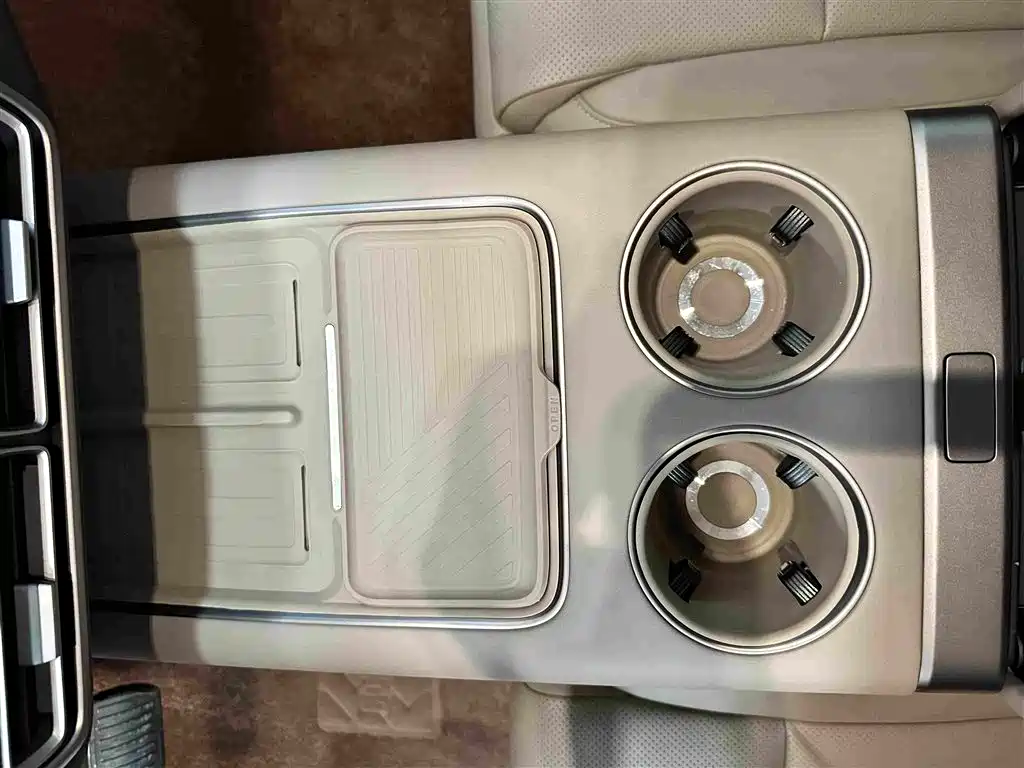 Li Auto Li MEGA — миниатюра 13