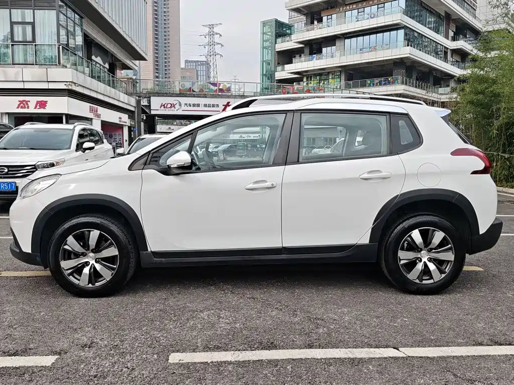 PEUGEOT 2008