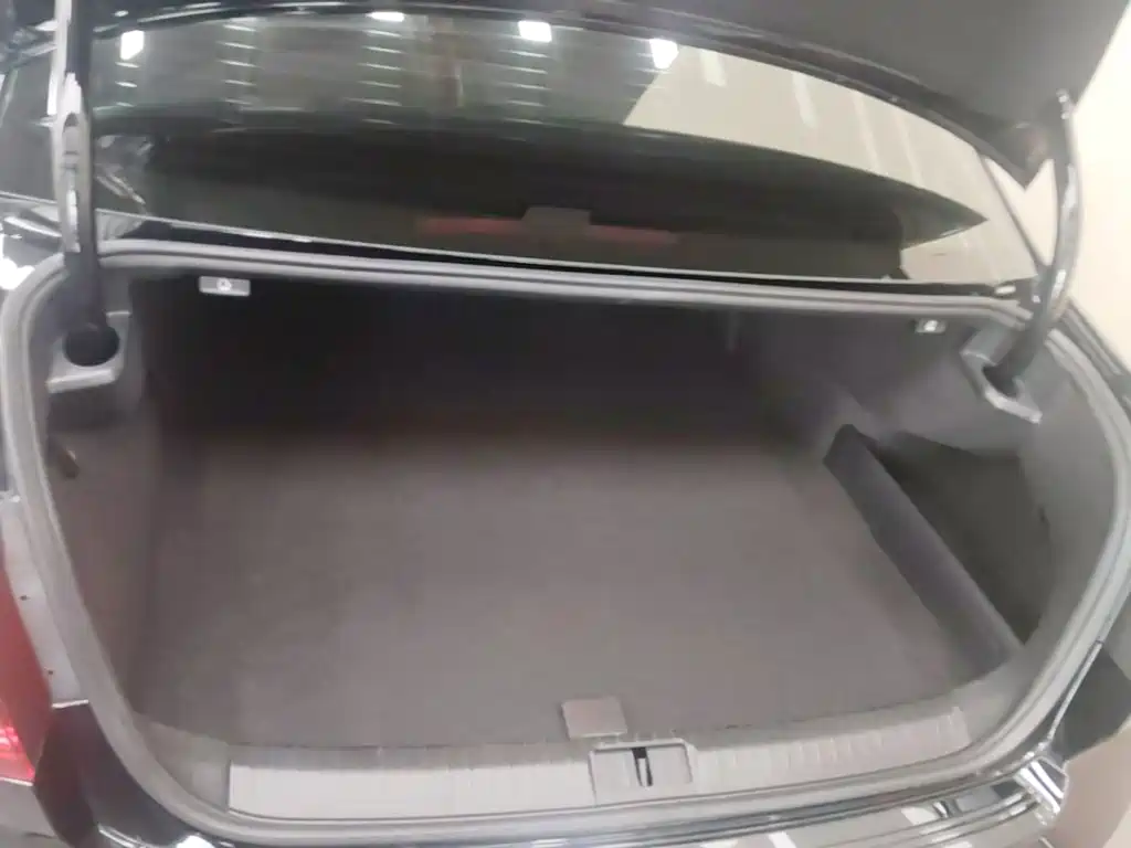 Volkswagen Magotan PHEV — миниатюра 19