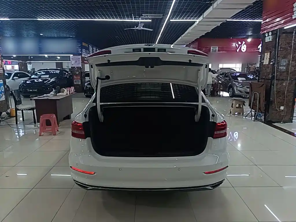 Volkswagen Lavida — миниатюра 19