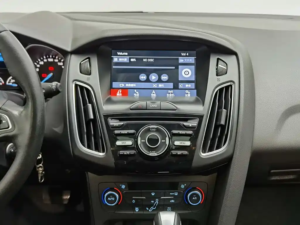 Ford Focus — миниатюра 12