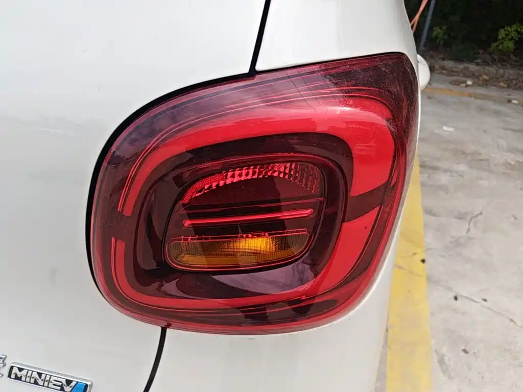 Wuling MINIEV — миниатюра 8