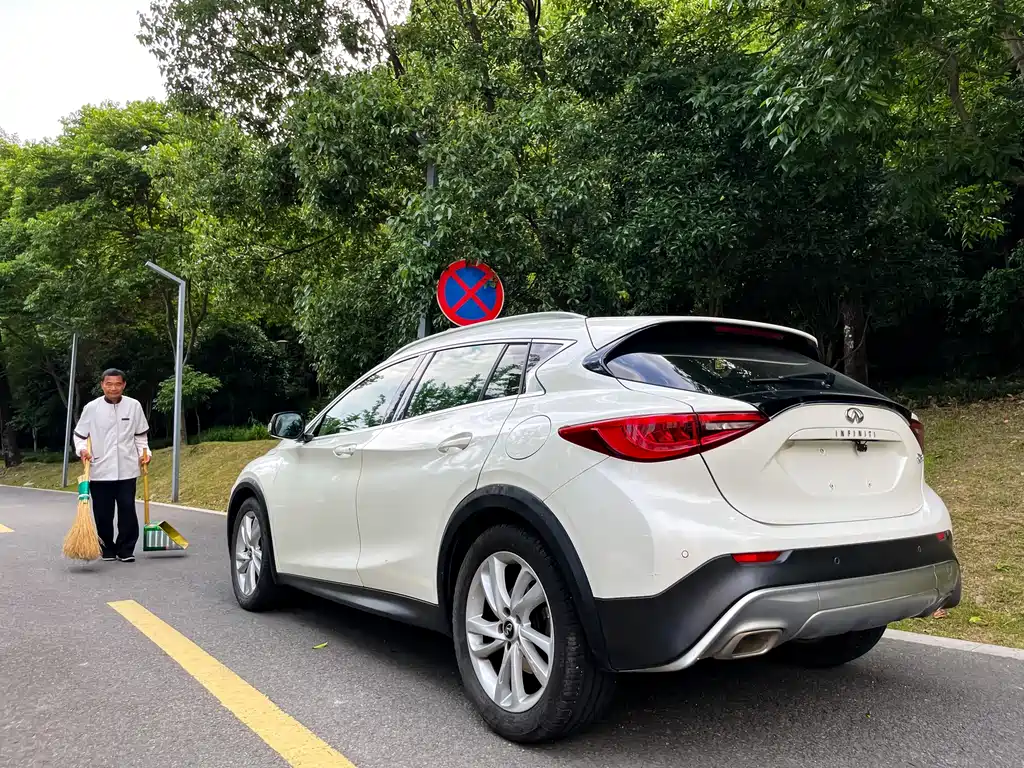 Infiniti QX30 — миниатюра 3