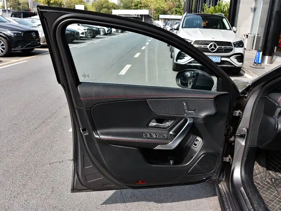 MERCEDES-BENZ A CLASS