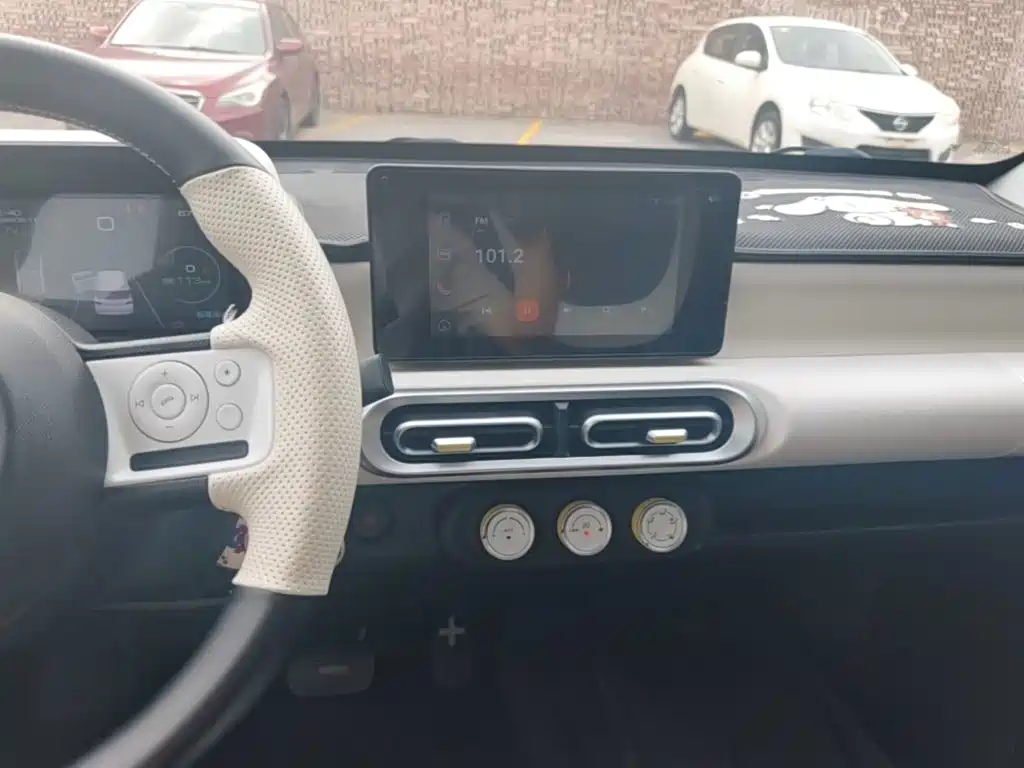 Wuling MINIEV — миниатюра 13