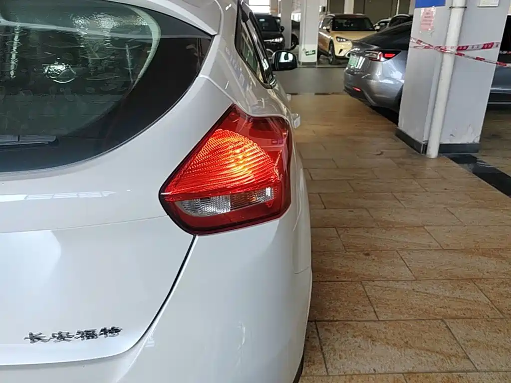 Ford Focus — миниатюра 8