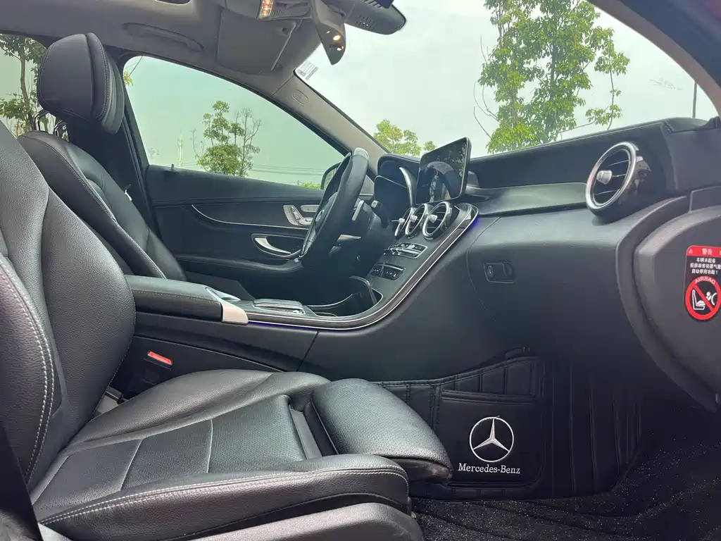 Mercedes-Benz C-Class — миниатюра 13