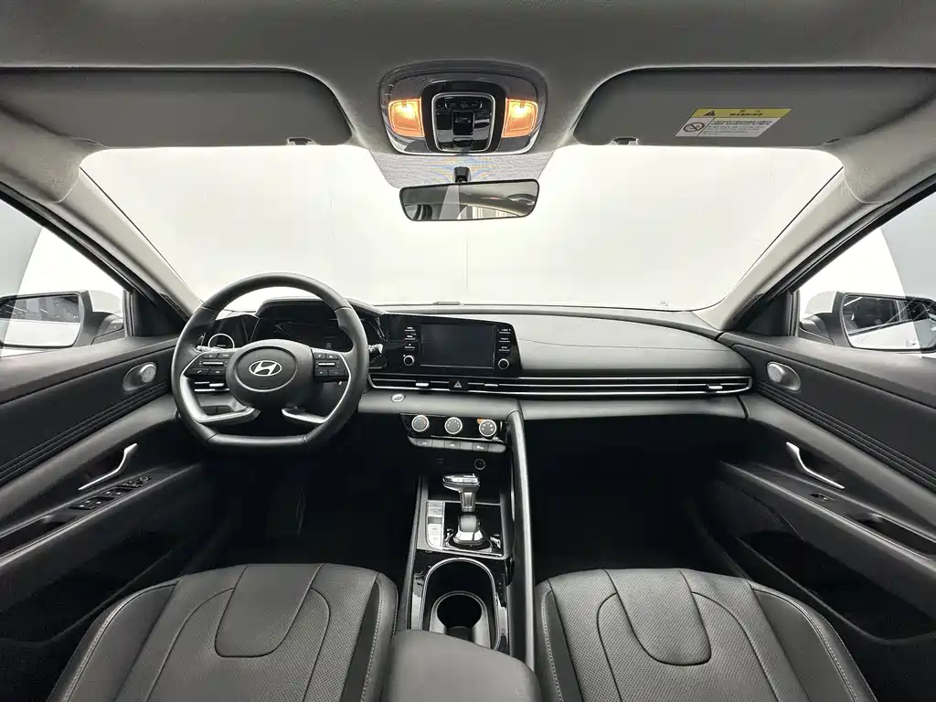 Hyundai Elantra — миниатюра 6