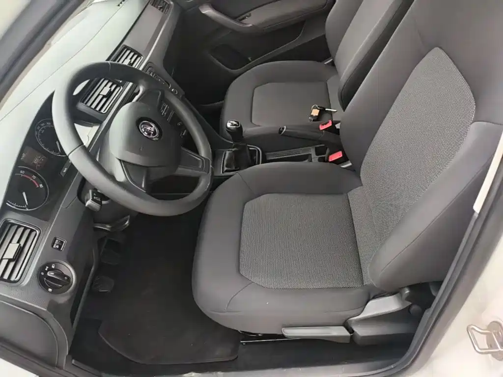 Skoda Rapid Spaceback — миниатюра 15