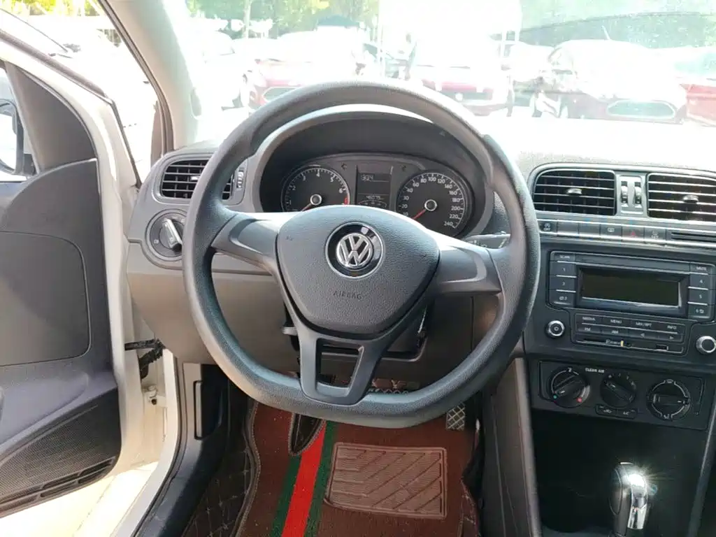 Volkswagen Polo — миниатюра 11
