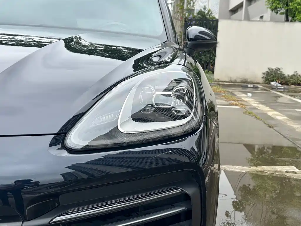 Porsche Cayenne — миниатюра 7
