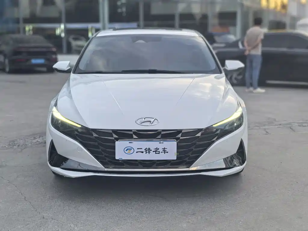 Hyundai Elantra — миниатюра 3