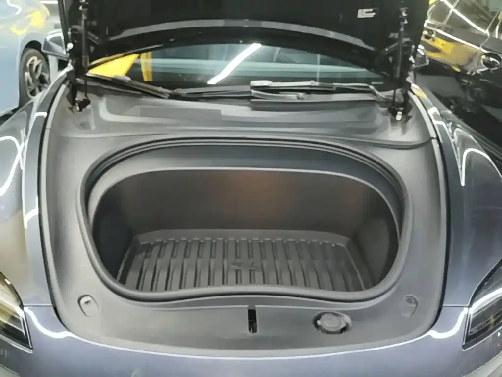 Tesla Model 3 — миниатюра 20