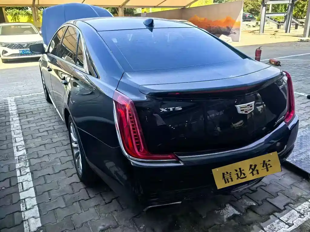 Cadillac XTS — миниатюра 8