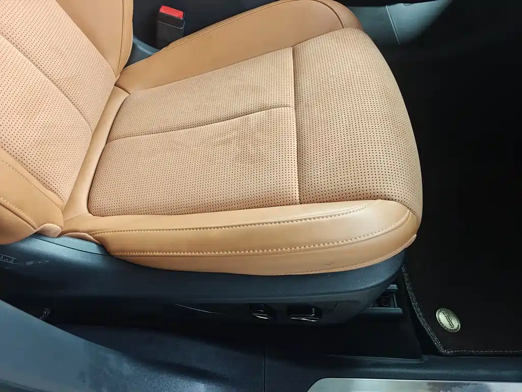 VOYAH LANTU CHASING LIGHT