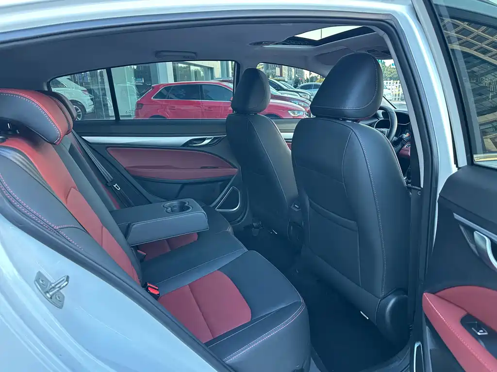 Geely Vision S1 — миниатюра 5