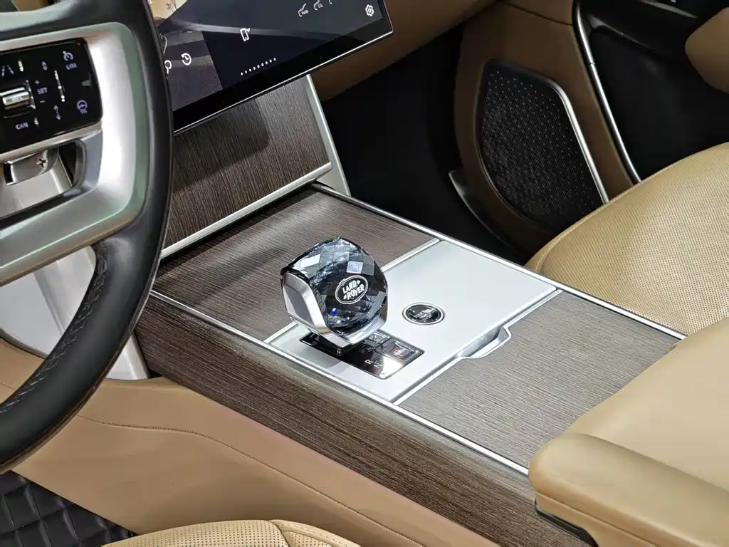 Land Rover Range Rover — миниатюра 5