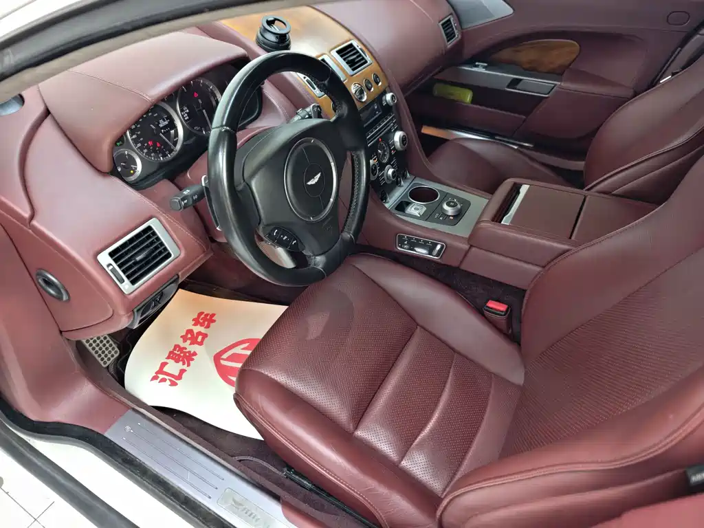 Aston Martin Rapide — миниатюра 24
