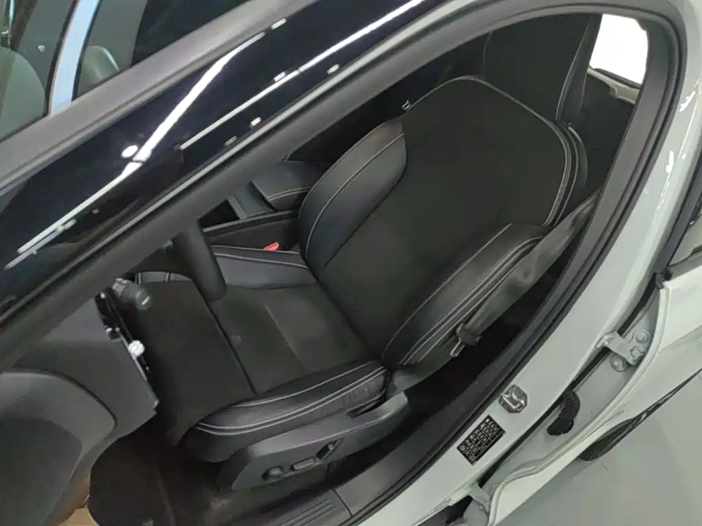 Volvo XC40 NEV — миниатюра 15