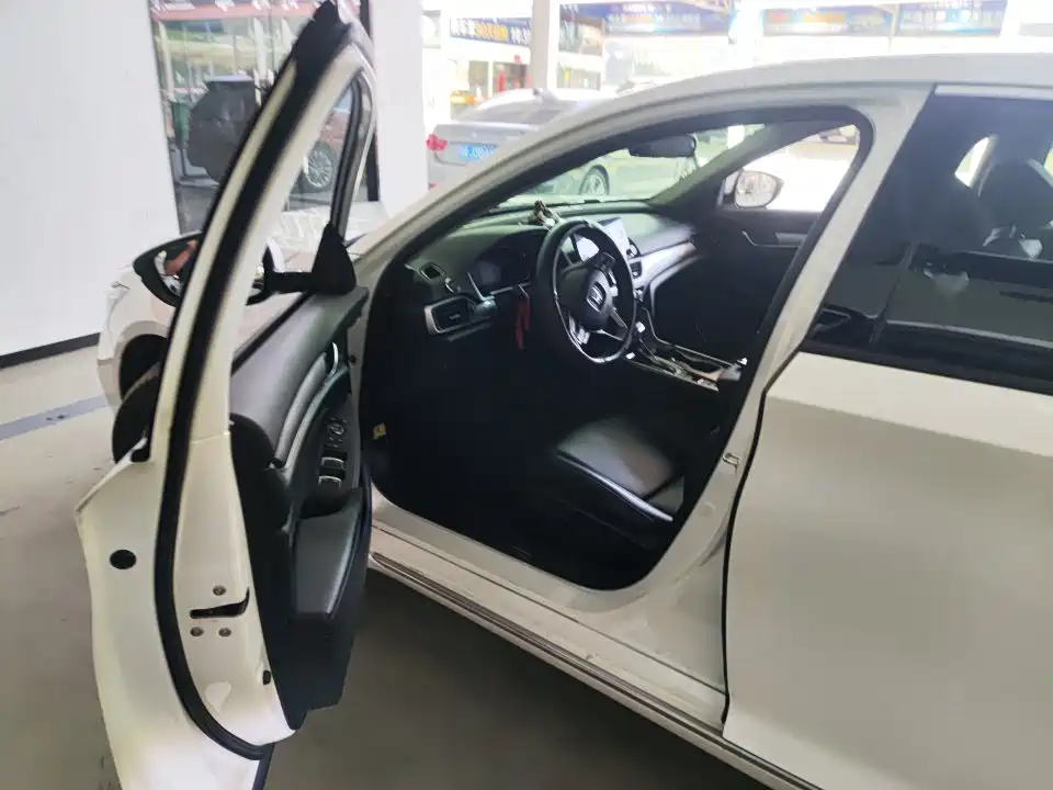 Honda Accord — миниатюра 5