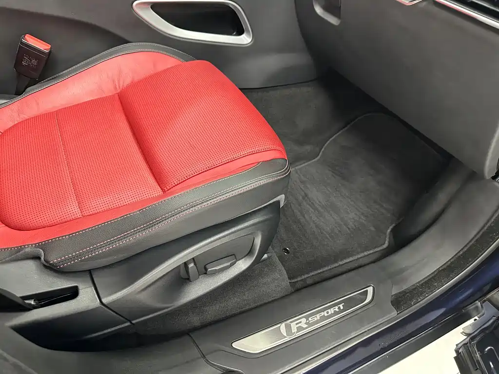 Jaguar F-PACE — миниатюра 29
