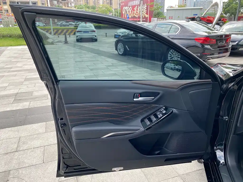 Toyota Avalon — миниатюра 11
