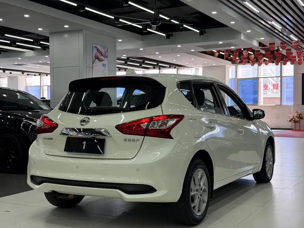 Nissan Tiida — миниатюра 13
