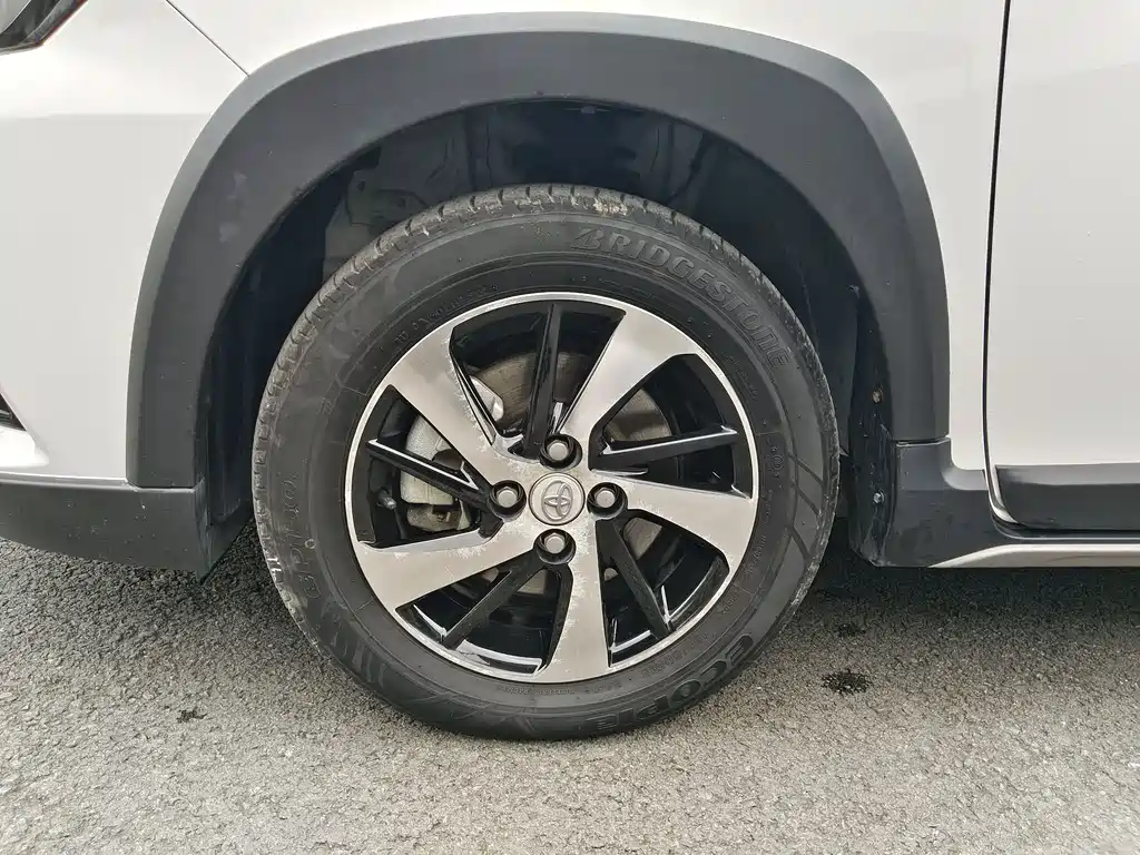 TOYOTA YARIS L ZHIXUAN