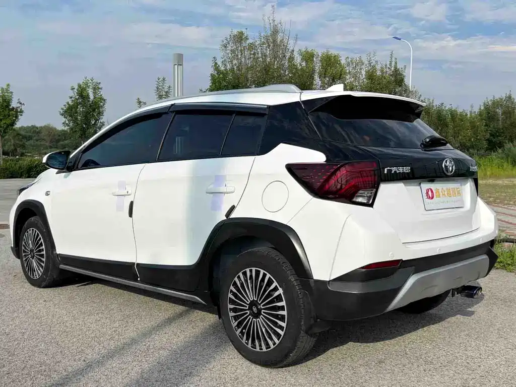 Toyota Yaris L — миниатюра 4