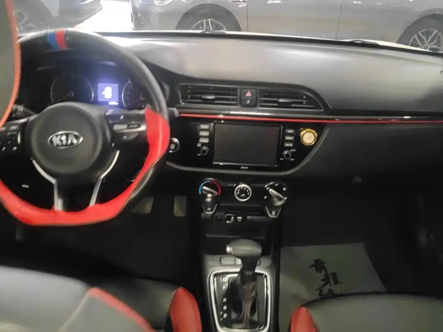 Kia KX Cross — миниатюра 12