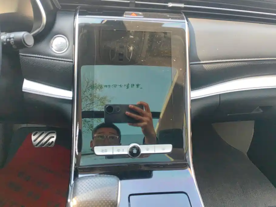 Roewe RX5 MAX — миниатюра 13