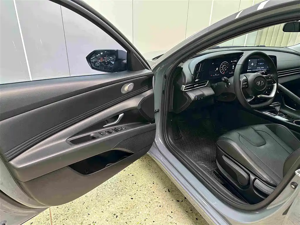 Hyundai Elantra — миниатюра 15