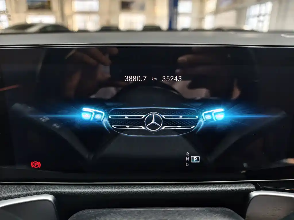 Mercedes-Benz GLB — миниатюра 12