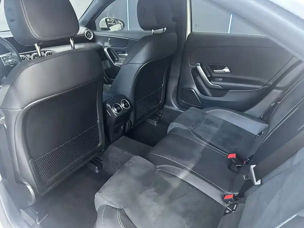 Mercedes-Benz A-Class — миниатюра 10