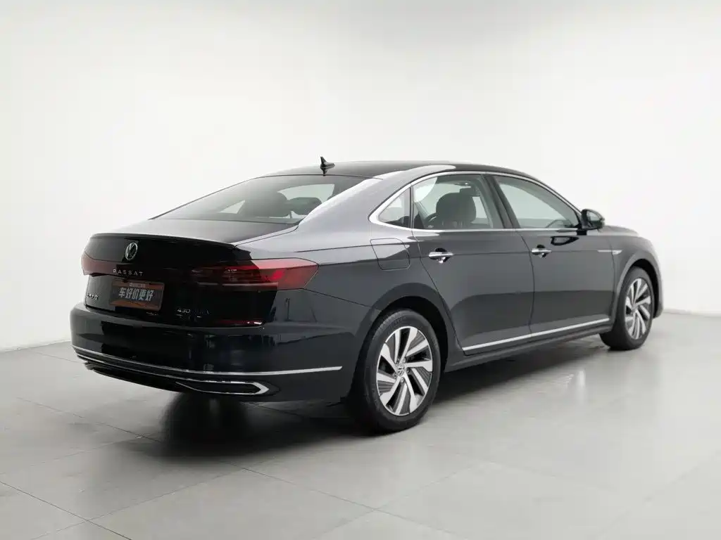 Volkswagen Passat PHEV — миниатюра 2