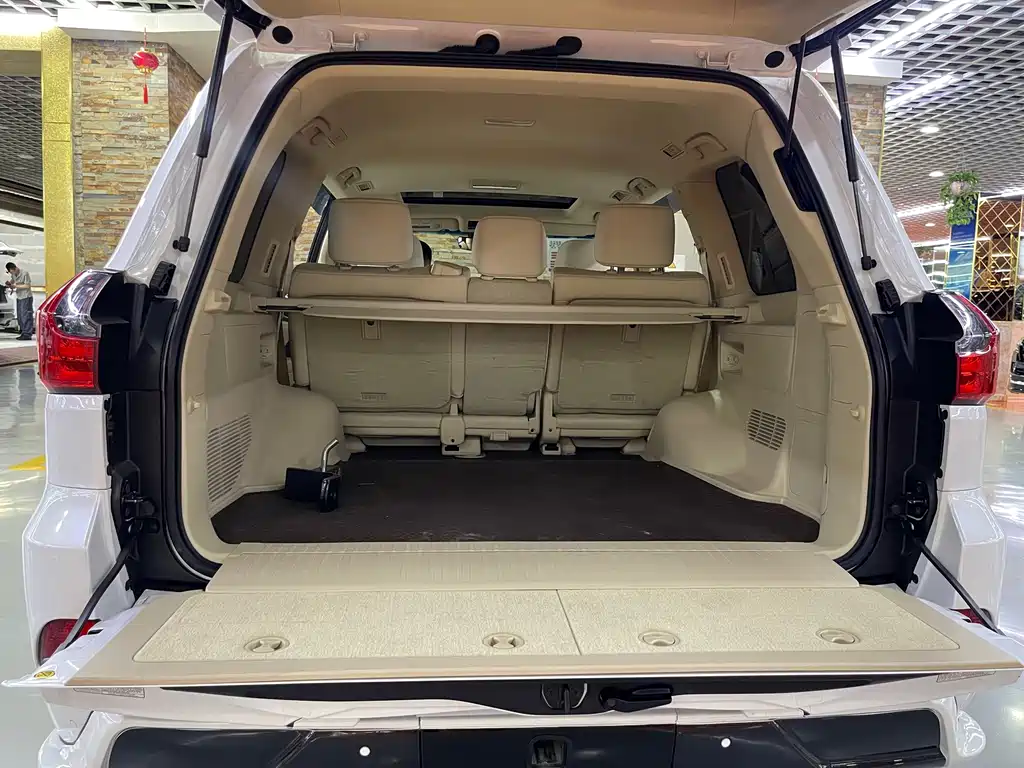 Lexus LX — миниатюра 25