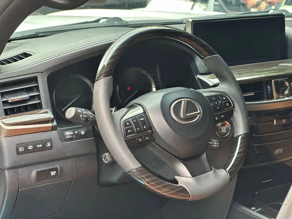 Lexus LX 2019 570