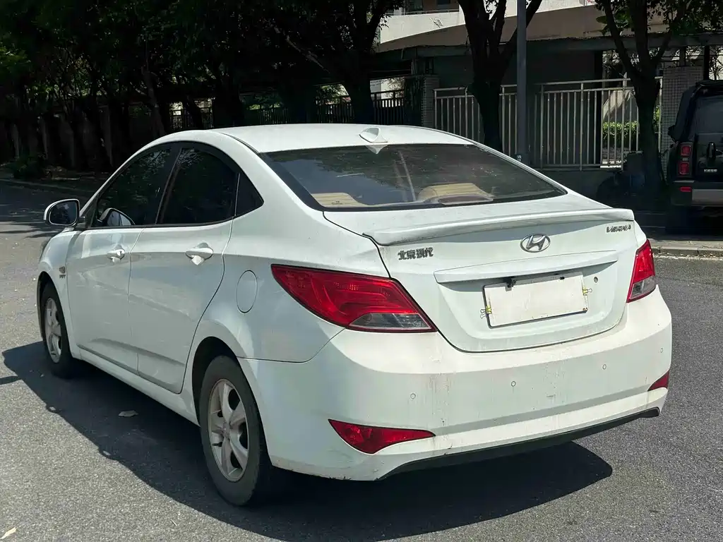 Hyundai Verna — миниатюра 4