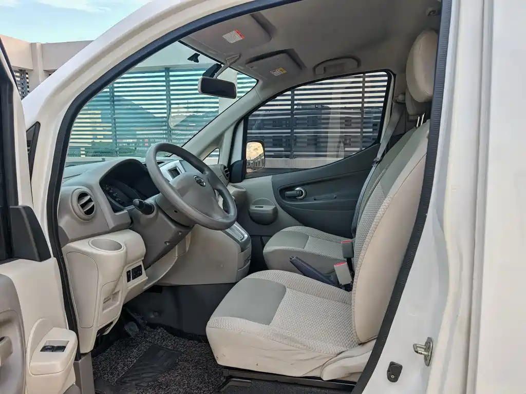 Nissan NV200 — миниатюра 9