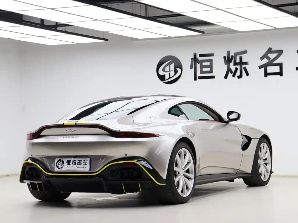 Aston Martin V8 Vantage — миниатюра 20