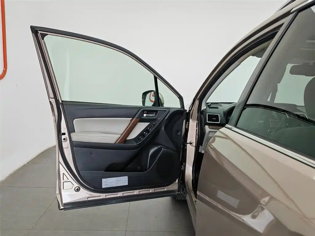 Subaru Forester 2013 2.5i AT Luxury