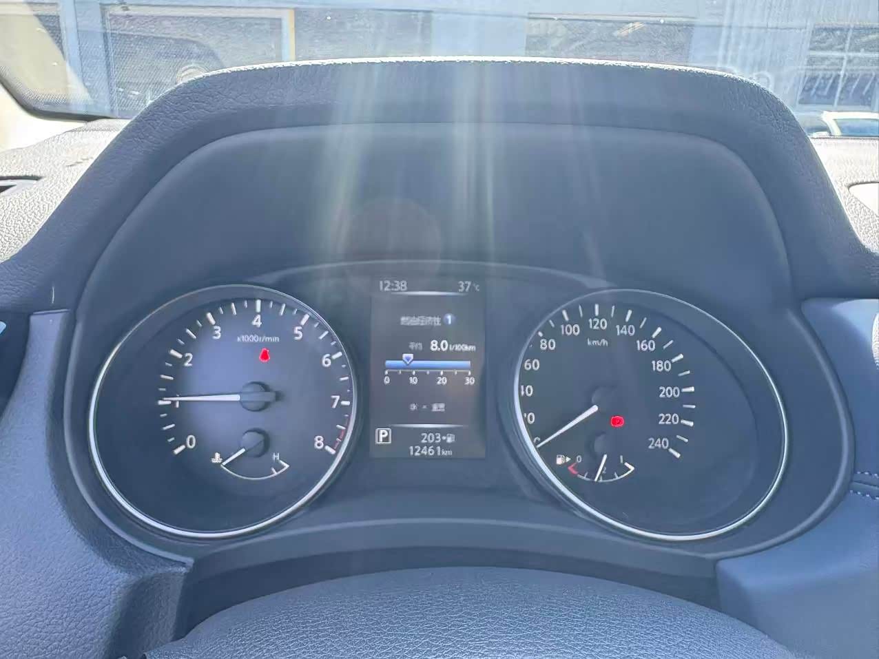 Nissan Qashqai 2.0 л 2025 г. Серебристо-серый, пробег 13000 км