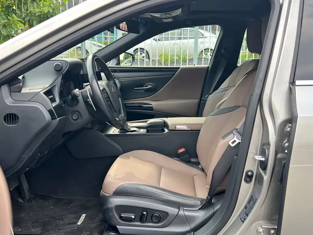 Lexus ES — миниатюра 6