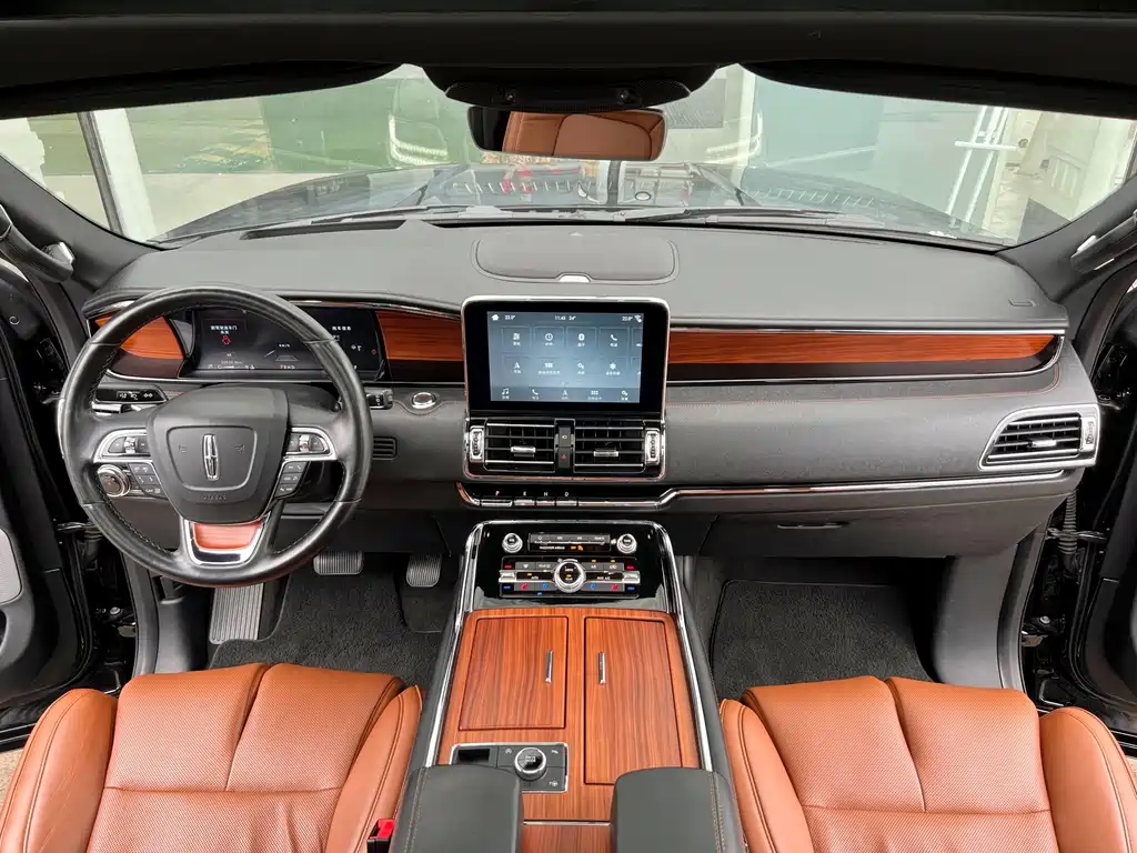 Lincoln Navigator — миниатюра 13