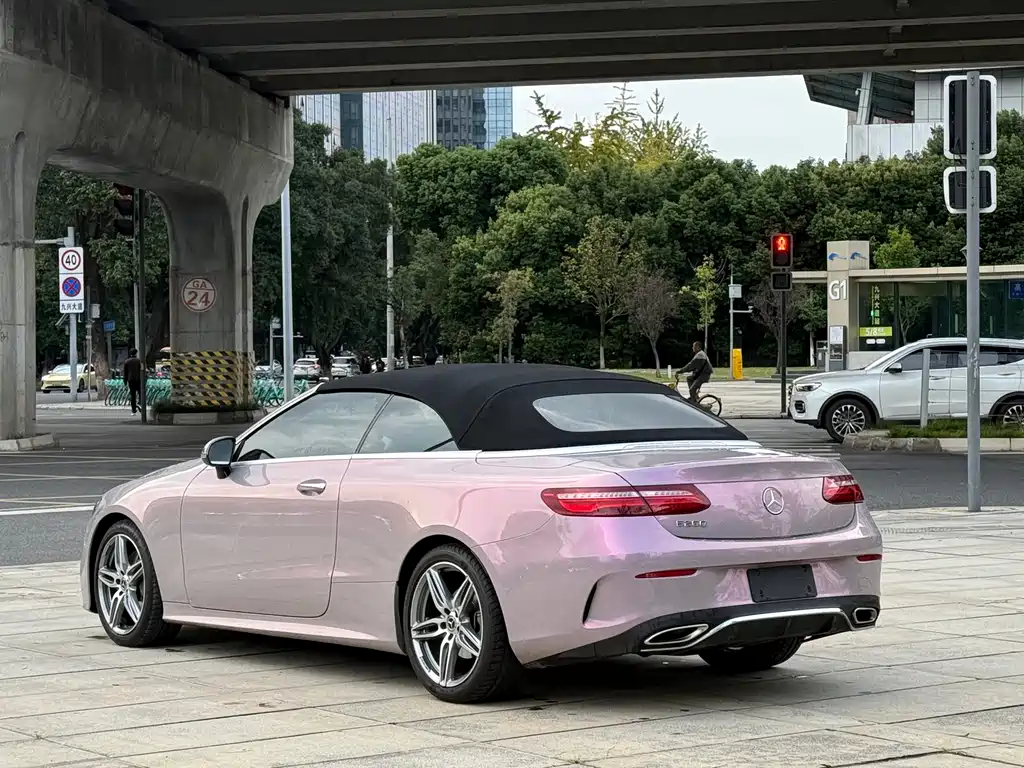 MERCEDES-BENZ E CLASS