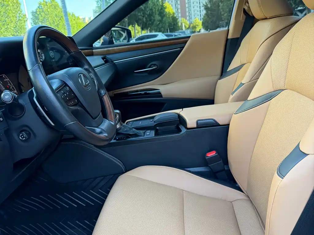 Lexus ES — миниатюра 8